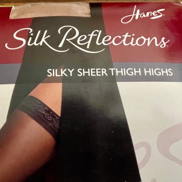 Hanes Silk Reflections Thigh Highs Silky Sheer Size: AB, Color:  Little Color - Picture 3 of 15